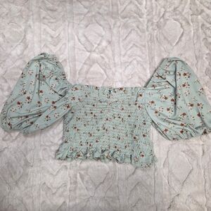 Stunning Windsor-Floral Puff Sleeve Smocked Crop Top-size Small